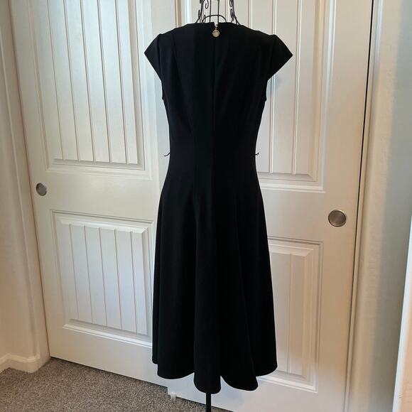 Size 4 - Tommy Hilfiger - Classic Black Dress - Picture 3 of 5